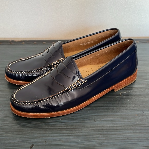 G.H. Bass & Co. Navy Loafers size 9 - Picture 4 of 8